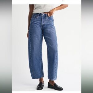 Abercrombie & Fitch Curve Love Mid Rise Barrel Jeans
